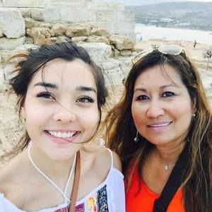 Meet your Posher, Alma